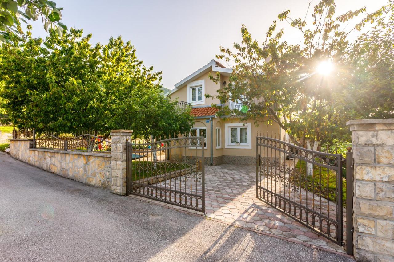 Holiday Home Memories And Joy Imotski Exterior photo